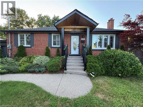 2105 MAPLEWOOD Drive  Burlington, ON L7R 2C6