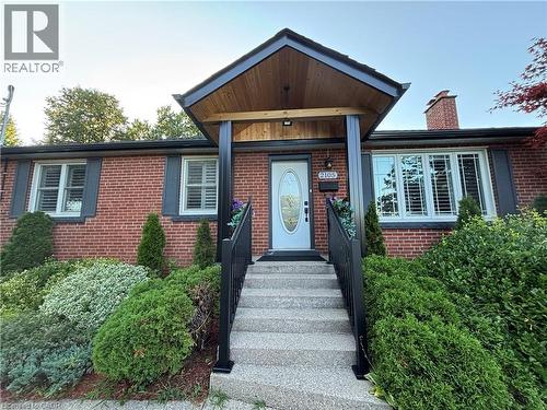 2105 Maplewood Drive, Burlington, ON - Outdoor