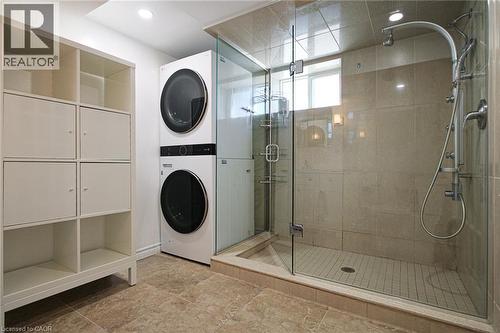2105 Maplewood Drive, Burlington, ON - Indoor Photo Showing Laundry Room