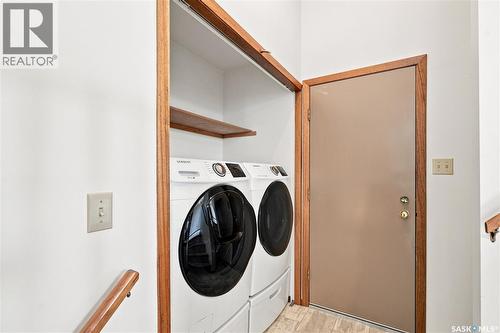 202 Stacey Court, Saskatoon, SK - Indoor Photo Showing Laundry Room