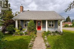 2212 MCBRIDE CRESCENT Prince George, BC V2M 1Z7