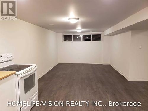 BSMT - 61 LEWISTON ROAD , Toronto, Ontario M1P 1X8 3