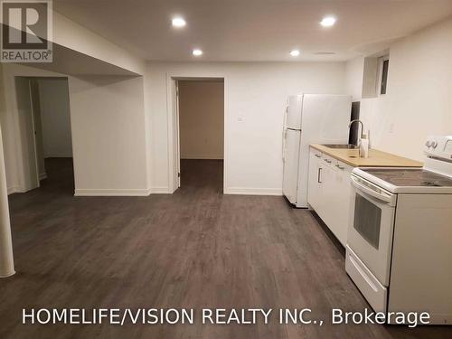 BSMT - 61 LEWISTON ROAD , Toronto, Ontario M1P 1X8 4