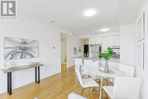 214 - 111 Upper Duke Crescent, Markham, ON - Indoor Photo Showing Dining Room