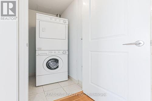 214 - 111 Upper Duke Crescent, Markham, ON - Indoor Photo Showing Laundry Room