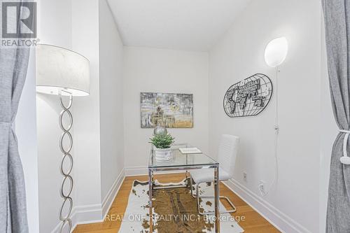 214 - 111 Upper Duke Crescent, Markham, ON - Indoor Photo Showing Dining Room