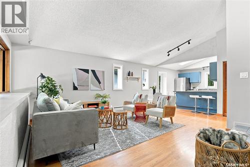 414 Christopher Road, Saskatoon, SK - Indoor Photo Showing Living Room