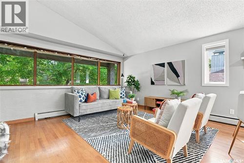 414 Christopher Road, Saskatoon, SK - Indoor Photo Showing Living Room