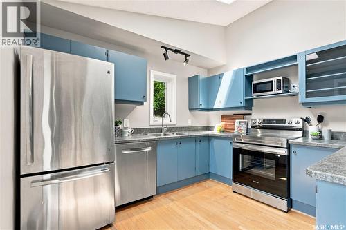 414 Christopher Road, Saskatoon, SK - Indoor Photo Showing Kitchen With Double Sink