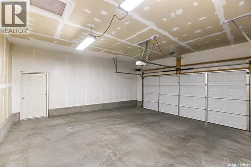 1114 Hargreaves Way, Saskatoon, SK - Indoor Photo Showing Garage
