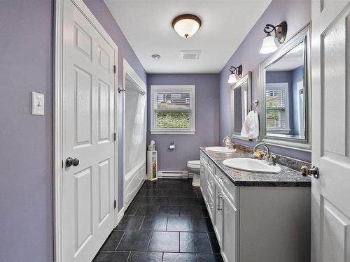 129 Birchview Crescent, New Glasgow, NS - Indoor Photo Showing Bathroom