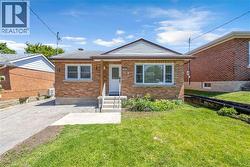 450 HIGHLAND Road E  Kitchener, ON N2M 3W7