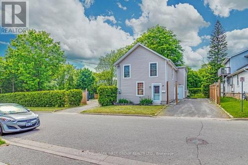 26 WHITING AVENUE , Oshawa, Ontario L1H 3T3 2