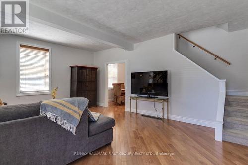 26 WHITING AVENUE , Oshawa, Ontario L1H 3T3 5
