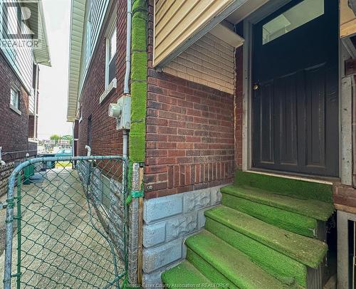 1111 Elsmere, Windsor, ON - Outdoor With Exterior
