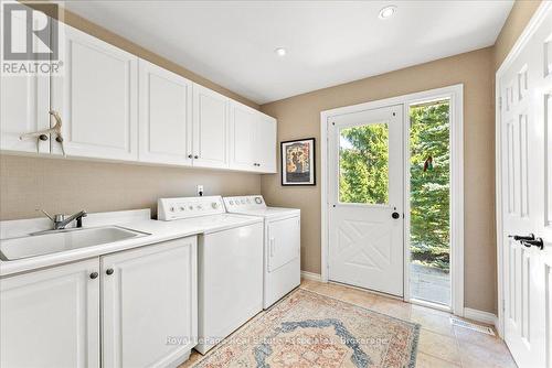 4 Wolf Crescent, Caledon, ON - Indoor Photo Showing Laundry Room