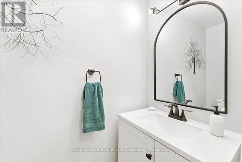 4 Wolf Crescent, Caledon, ON - Indoor Photo Showing Bathroom