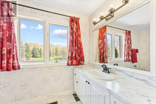 4 Wolf Crescent, Caledon, ON - Indoor Photo Showing Bathroom