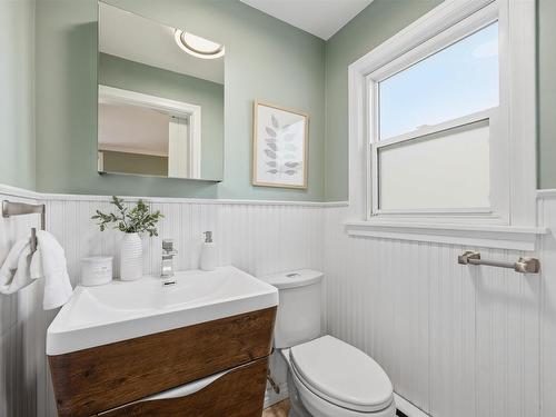 5 Wilson Boulevard, Wedgewood, NS - Indoor Photo Showing Bathroom