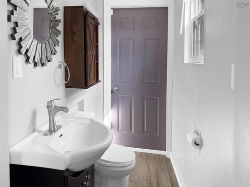 284 North Provost Street, New Glasgow, NS - Indoor Photo Showing Bathroom