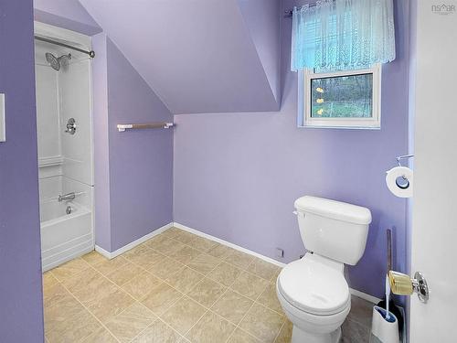 284 North Provost Street, New Glasgow, NS - Indoor Photo Showing Bathroom