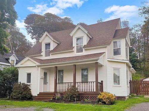 284 North Provost Street, New Glasgow, NS - Outdoor With Deck Patio Veranda With Facade