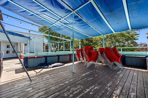 Restaurant - 160 Rue Ste-Anne, Sainte-Anne-De-Bellevue, QC - Outdoor With Above Ground Pool With Exterior