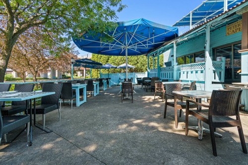 Restaurant - 160 Rue Ste-Anne, Sainte-Anne-De-Bellevue, QC - Outdoor