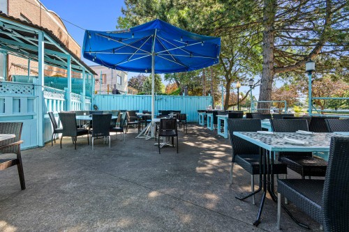 Restaurant - 160 Rue Ste-Anne, Sainte-Anne-De-Bellevue, QC - Outdoor With Deck Patio Veranda