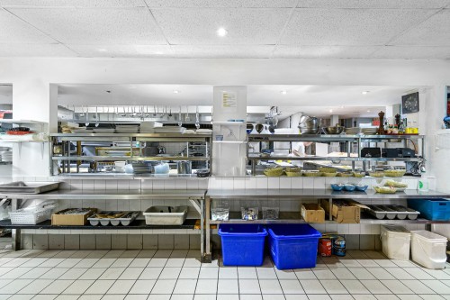 Restaurant - 160 Rue Ste-Anne, Sainte-Anne-De-Bellevue, QC - Indoor Photo Showing Other Room