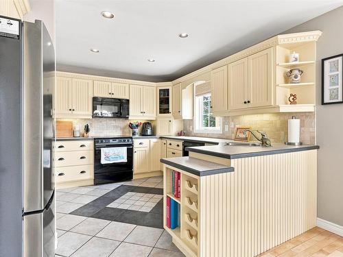 10 Tutor Court, Dartmouth, NS - Indoor Photo Showing Kitchen