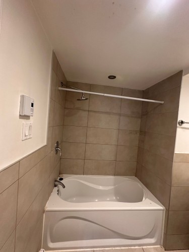 Salle de bains - A-5947 Rue Landry, Montréal (Mercier/Hochelaga-Maisonneuve), QC - Indoor Photo Showing Bathroom