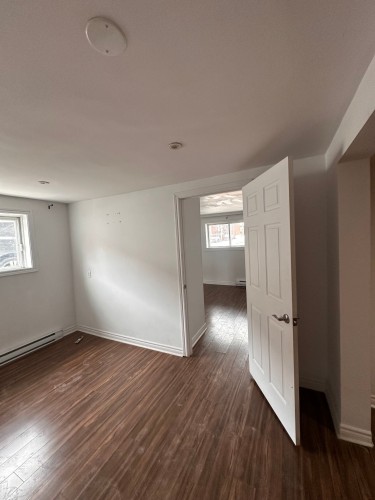 Chambre à coucher principale - A-5947 Rue Landry, Montréal (Mercier/Hochelaga-Maisonneuve), QC - Indoor Photo Showing Other Room