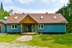 1934 Ch. du Lac-des-Trois-Frères  Saint-Adolphe-D'Howard, QC J0T 2B0