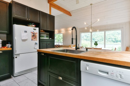 Kitchen - 1934 Ch. Du Lac-Des-Trois-Frères, Saint-Adolphe-D'Howard, QC - Indoor Photo Showing Kitchen