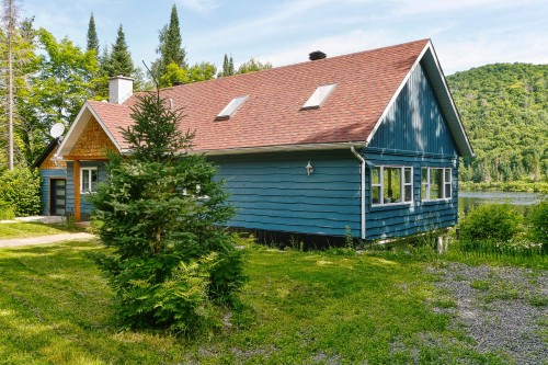 Back of Structure - 1934 Ch. Du Lac-Des-Trois-Frères, Saint-Adolphe-D'Howard, QC - Outdoor