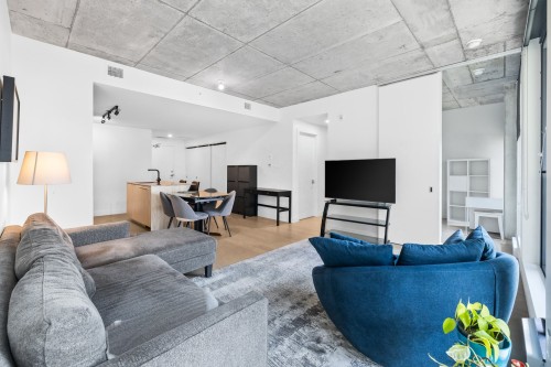 Overall view - 308-200 Boul. Marcel-Laurin, Montréal (Saint-Laurent), QC - Indoor Photo Showing Living Room