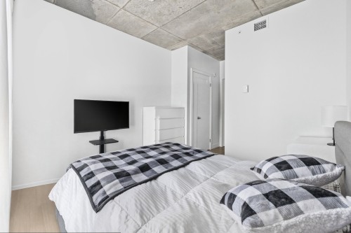 Master Bedroom - 308-200 Boul. Marcel-Laurin, Montréal (Saint-Laurent), QC - Indoor Photo Showing Bedroom