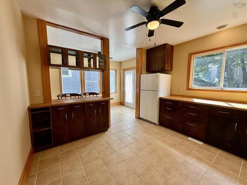 6312 Chebucto Road, Halifax, NS - Indoor Photo Showing Kitchen