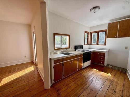 6312 Chebucto Road, Halifax, NS - Indoor Photo Showing Kitchen
