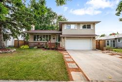 30 Meadowlark Place  Winnipeg, MB R3J 3N3