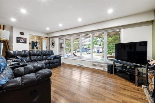 30 Meadowlark Place, Winnipeg, MB 