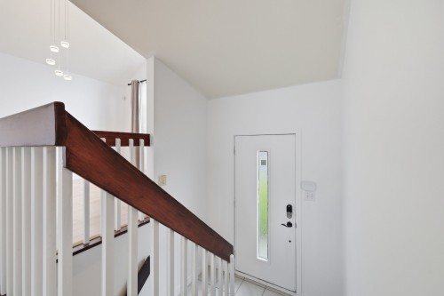 Hall d'entrée/Vestibule - 3665 Rue Perras, Longueuil (Saint-Hubert), QC - Indoor Photo Showing Other Room