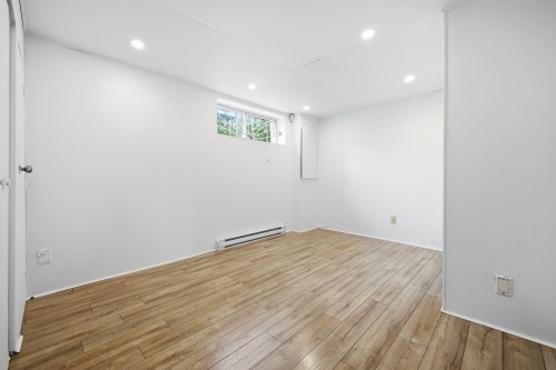 Salle familiale - 3665 Rue Perras, Longueuil (Saint-Hubert), QC - Indoor Photo Showing Other Room