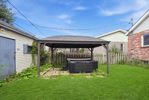 Cour - 3665 Rue Perras, Longueuil (Saint-Hubert), QC - Outdoor