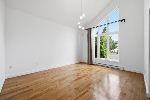 Salon - 3665 Rue Perras, Longueuil (Saint-Hubert), QC - Indoor Photo Showing Other Room