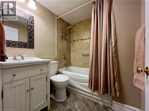 137 Maplewood Avenue, Hamilton, ON - Indoor Photo Showing Bathroom