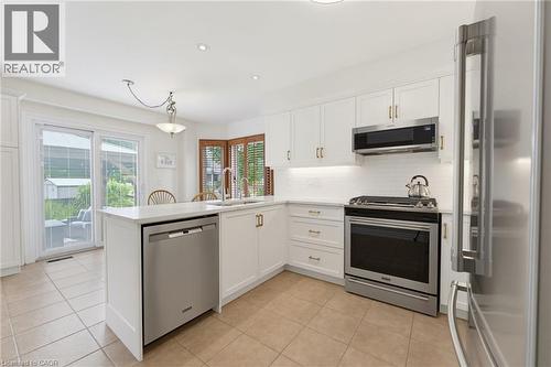 59 Lynch Circle, Guelph, ON - Indoor Photo Showing Kitchen With Upgraded Kitchen