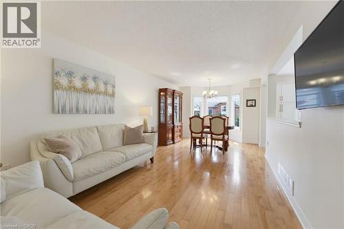 59 Lynch Circle, Guelph, ON - Indoor Photo Showing Living Room