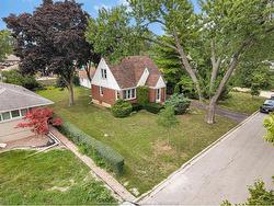 2533 PRINCESS  Windsor, ON N8T 1V6